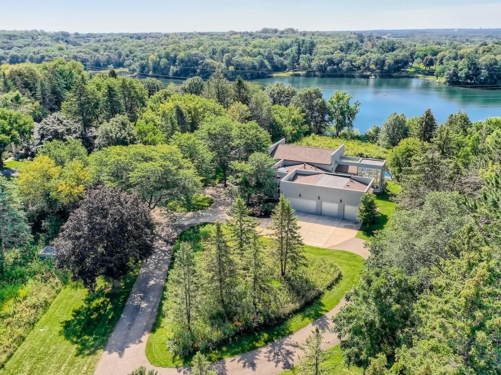 A picturesque setting along the shores of Sunfish Lake.