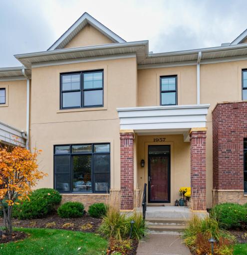1957 Oak Street, Saint Paul, MN 55118