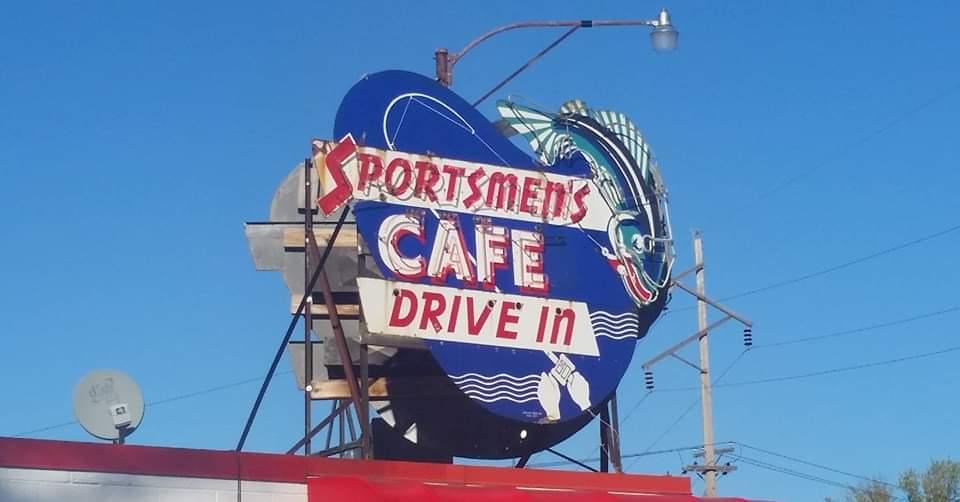 Sprtsmens neon sign.jpg