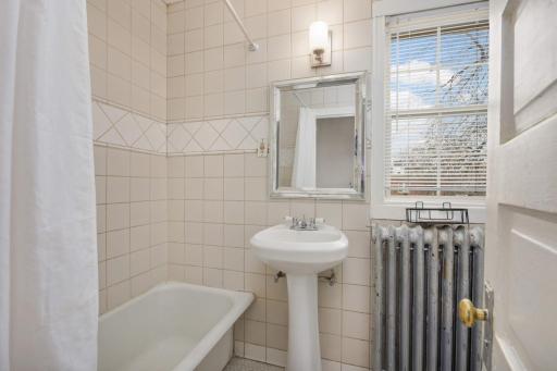 2507 Lyndale Avenue S, Minneapolis, MN 55405