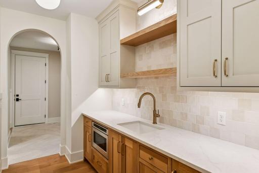 6012 Kaymar Drive, Minneapolis, MN 55436