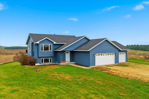 Photo for 980 65th Avenue, Roberts, WI 54023 - listing #6812228 980 65th Avenue, Roberts, WI 54023