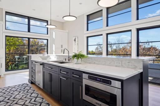 12 Overholt Pass, Minneapolis, MN 55439
