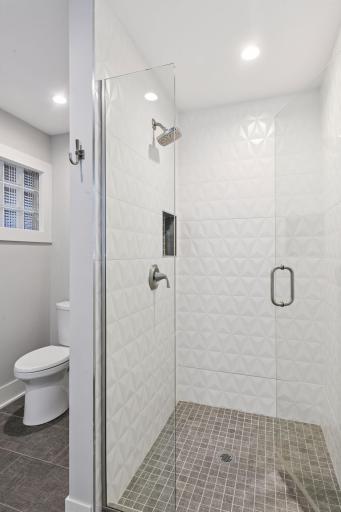 12 Overholt Pass, Minneapolis, MN 55439