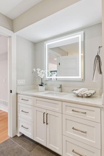 12 Overholt Pass, Minneapolis, MN 55439