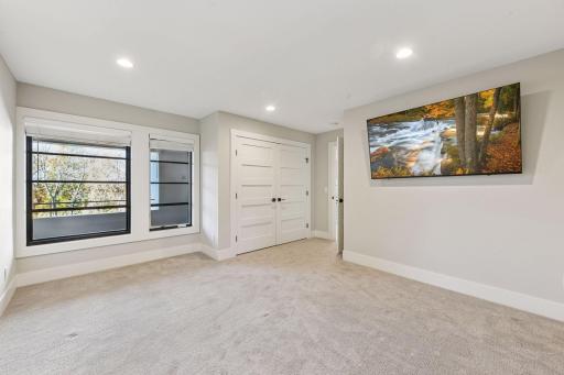 12 Overholt Pass, Minneapolis, MN 55439