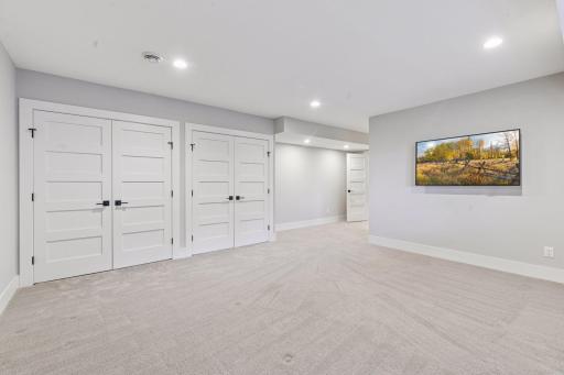 12 Overholt Pass, Minneapolis, MN 55439
