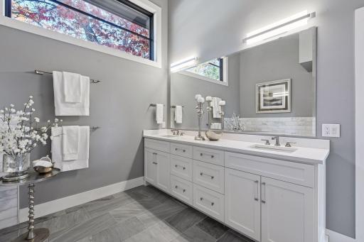 12 Overholt Pass, Minneapolis, MN 55439