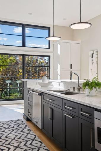 12 Overholt Pass, Minneapolis, MN 55439
