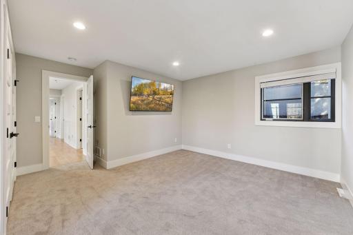 12 Overholt Pass, Minneapolis, MN 55439