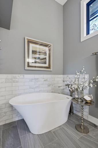 12 Overholt Pass, Minneapolis, MN 55439