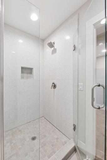 12 Overholt Pass, Minneapolis, MN 55439