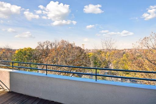 12 Overholt Pass, Minneapolis, MN 55439