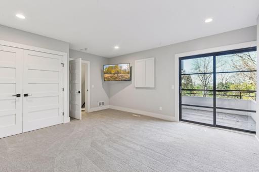 12 Overholt Pass, Minneapolis, MN 55439