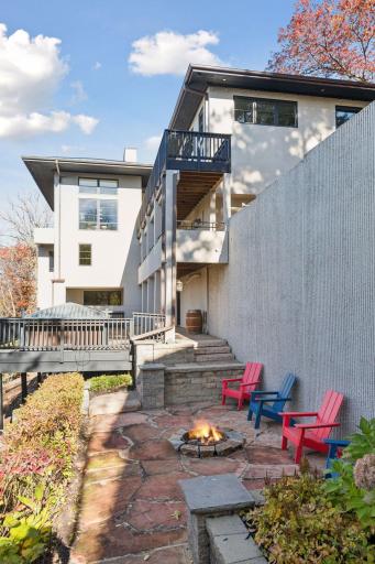 12 Overholt Pass, Minneapolis, MN 55439