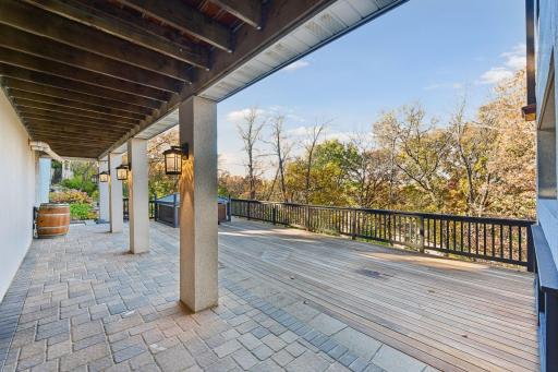 12 Overholt Pass, Minneapolis, MN 55439