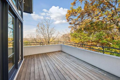 12 Overholt Pass, Minneapolis, MN 55439