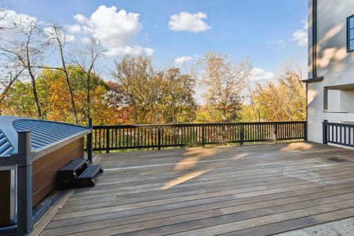 12 Overholt Pass, Minneapolis, MN 55439