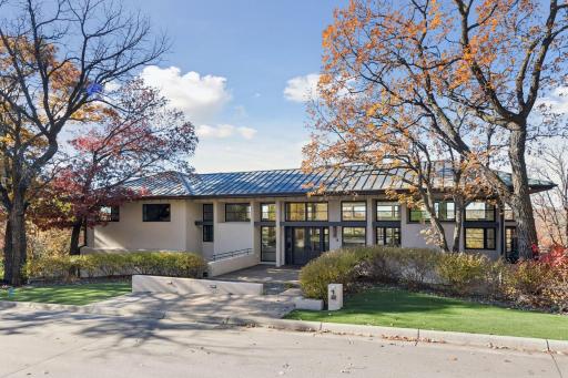 12 Overholt Pass, Minneapolis, MN 55439
