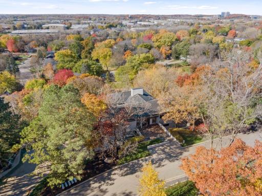 12 Overholt Pass, Minneapolis, MN 55439