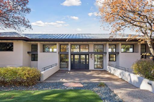 12 Overholt Pass, Minneapolis, MN 55439