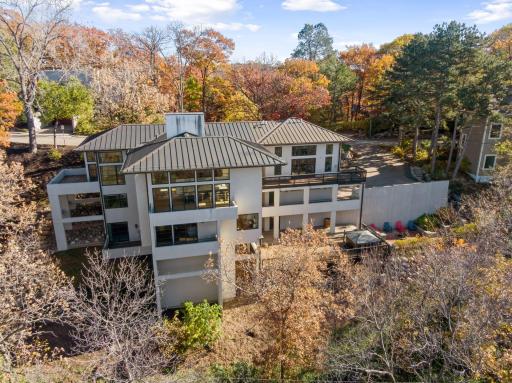 12 Overholt Pass, Minneapolis, MN 55439