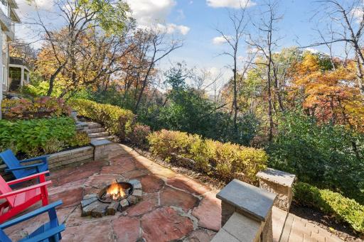 12 Overholt Pass, Minneapolis, MN 55439