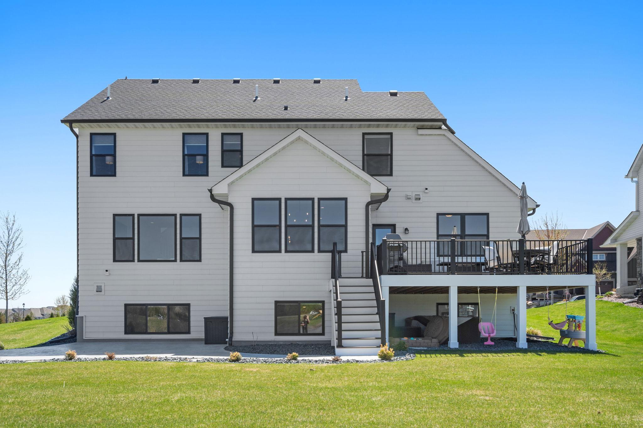 8-web-or-mls-8027 180th St W-8.jpg