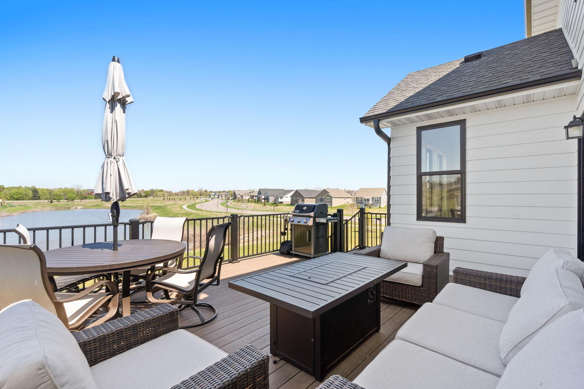 10-web-or-mls-8027 180th St W-10.jpg