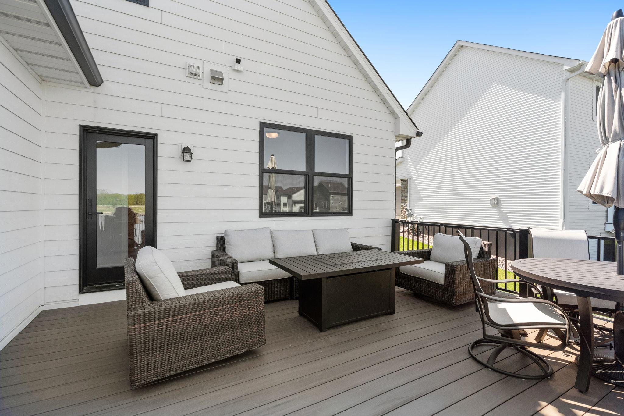 11-web-or-mls-8027 180th St W-11.jpg
