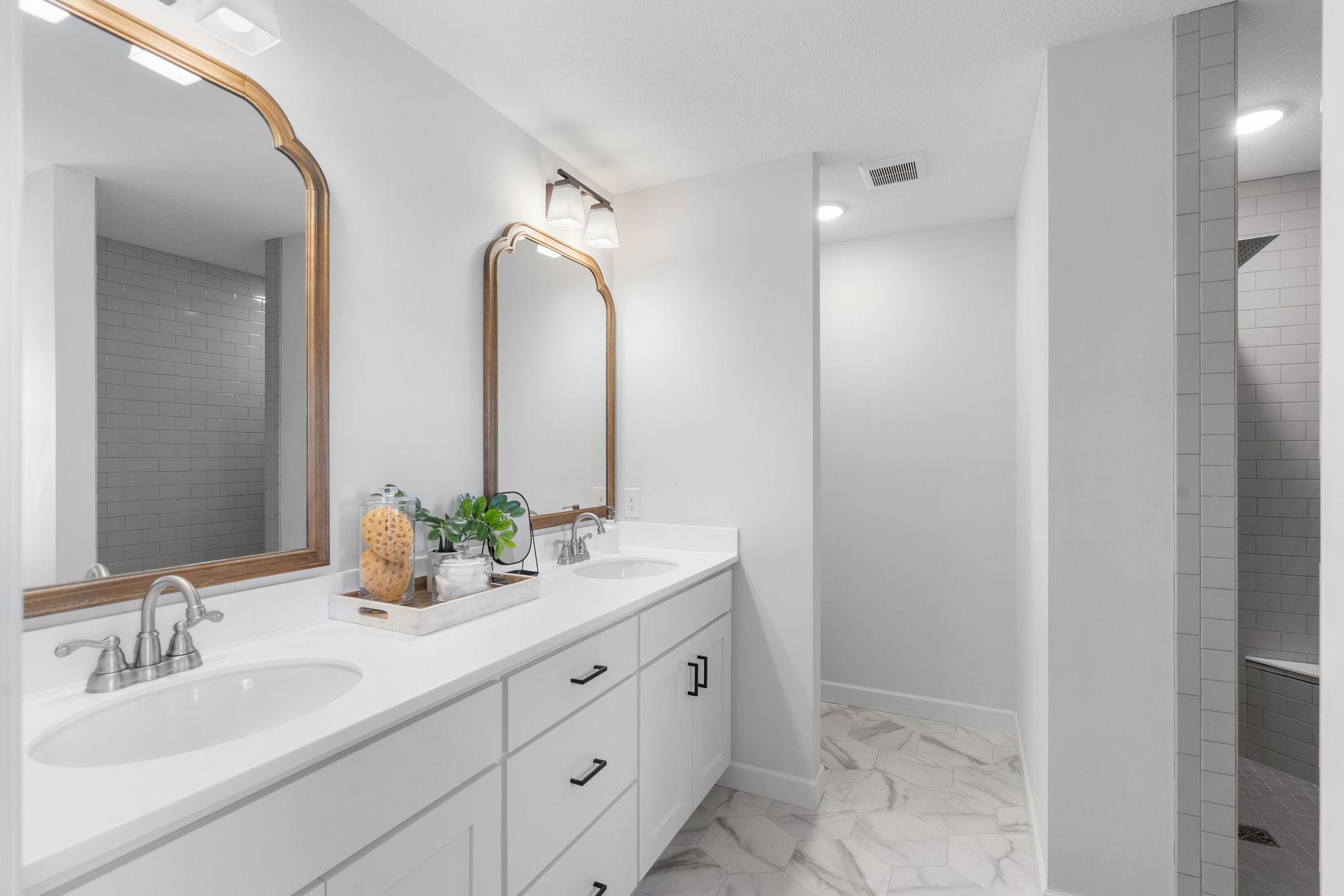 63-web-or-mls-8027 180th St W-63.jpg