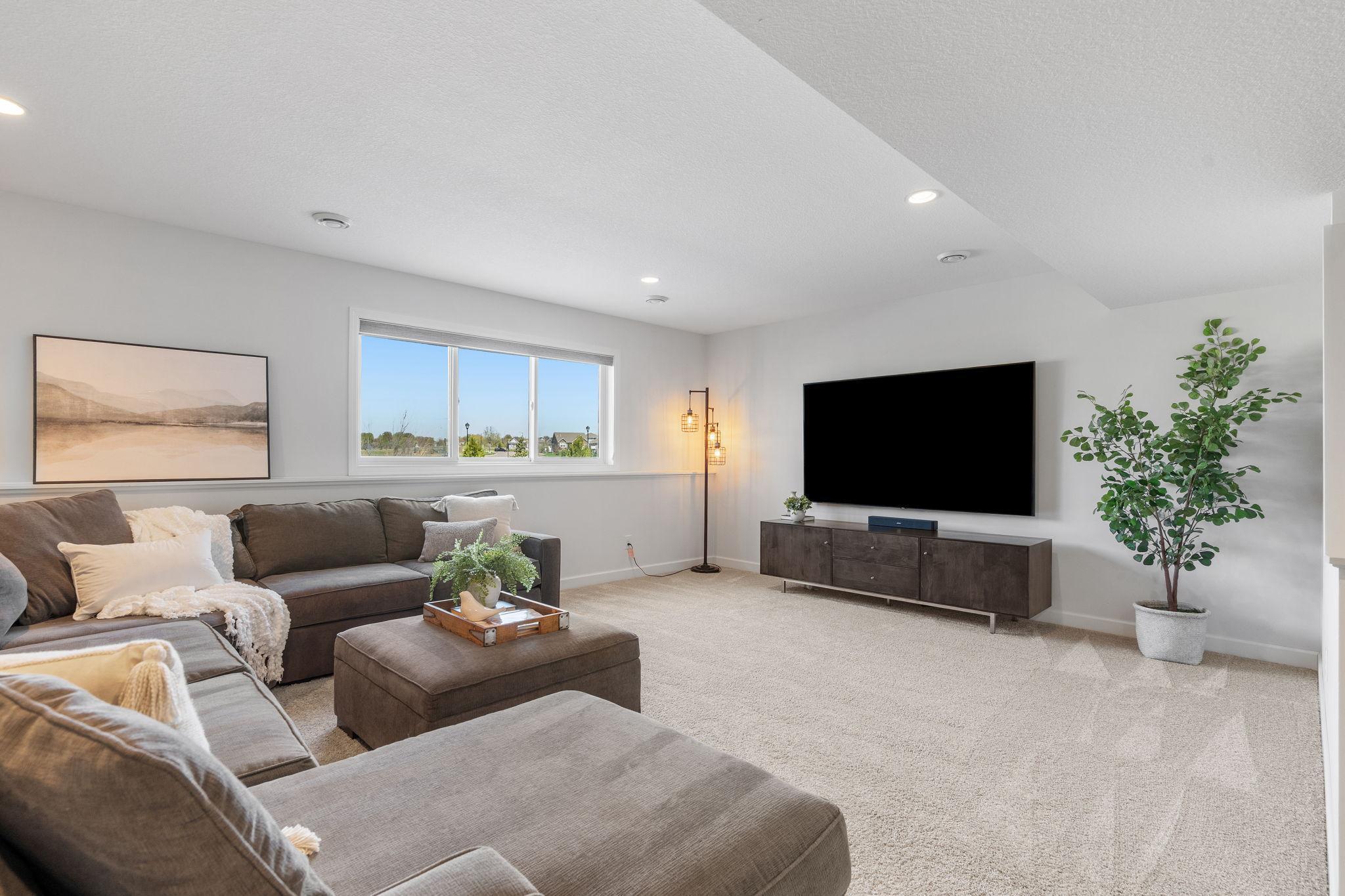 67-web-or-mls-8027 180th St W-67.jpg