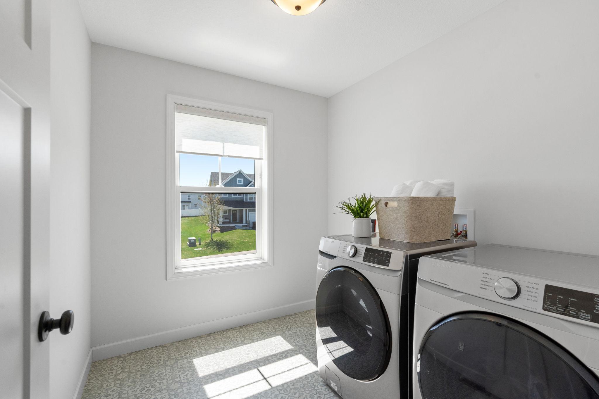 50-web-or-mls-8027 180th St W-50.jpg