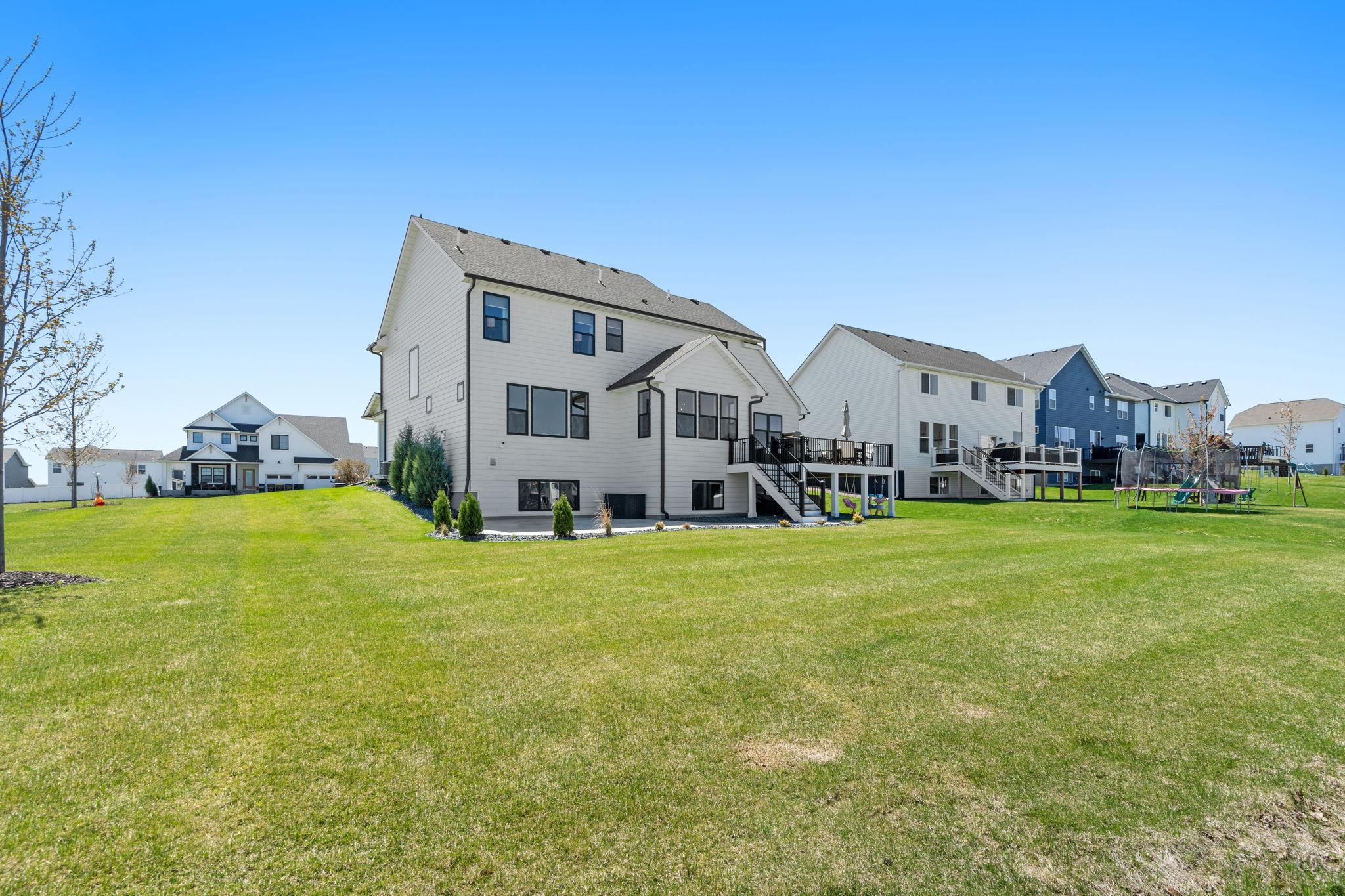 7-web-or-mls-8027 180th St W-7.jpg