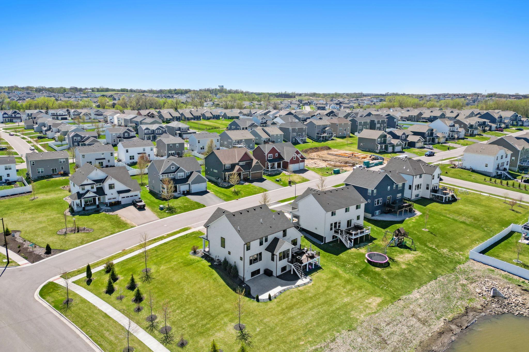 17-web-or-mls-8027 180th St W-17.jpg