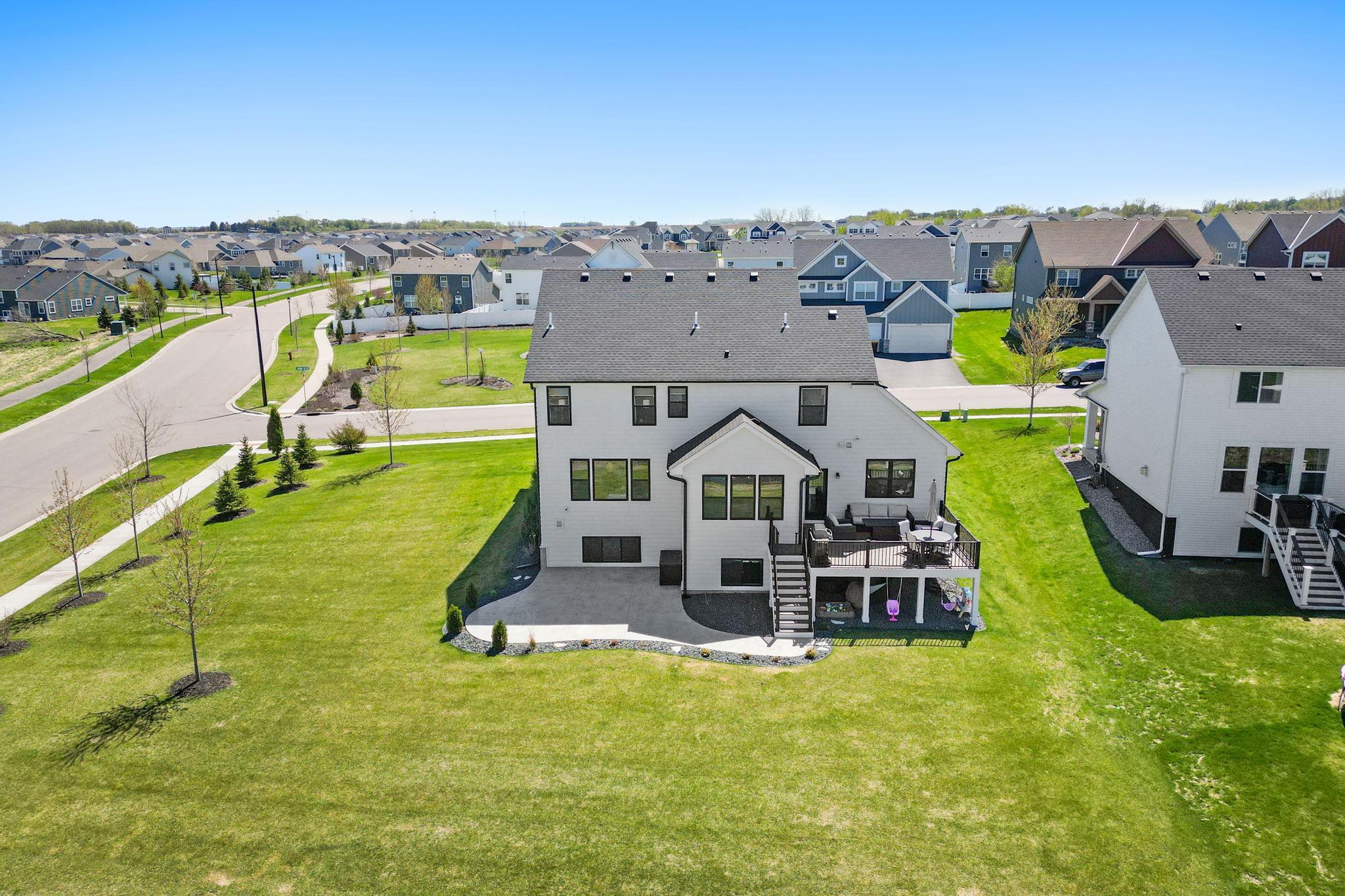 18-web-or-mls-8027 180th St W-18.jpg