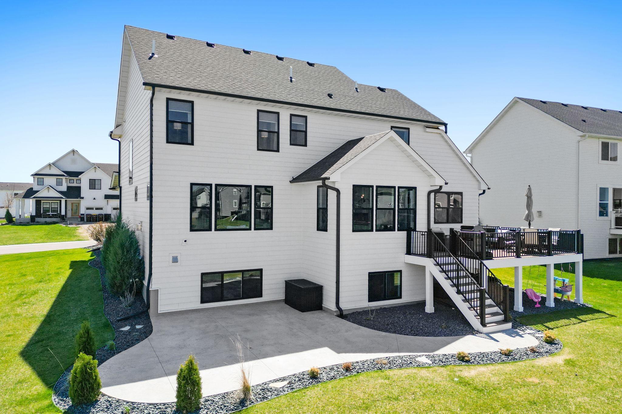 20-web-or-mls-8027 180th St W-20.jpg