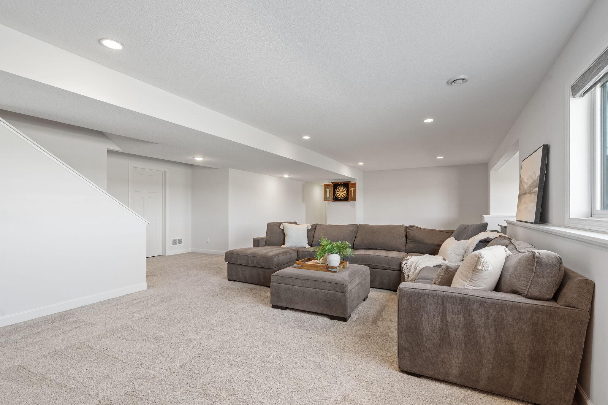 69-web-or-mls-8027 180th St W-69.jpg