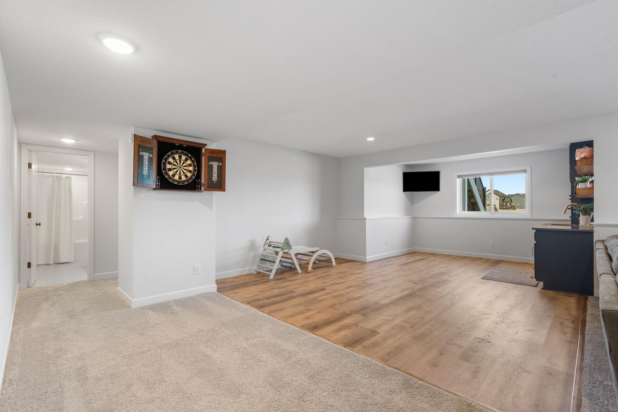 70-web-or-mls-8027 180th St W-70.jpg