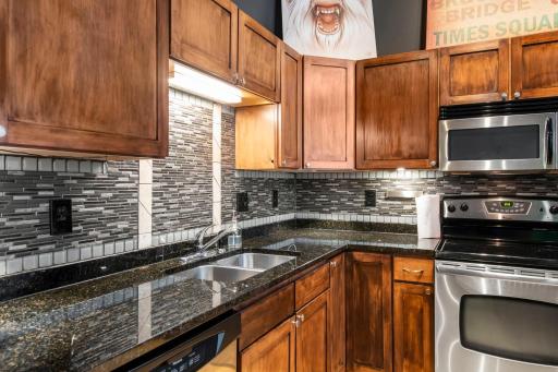 38-web-or-mls-521 S 7th St Unit 419-121.jpg