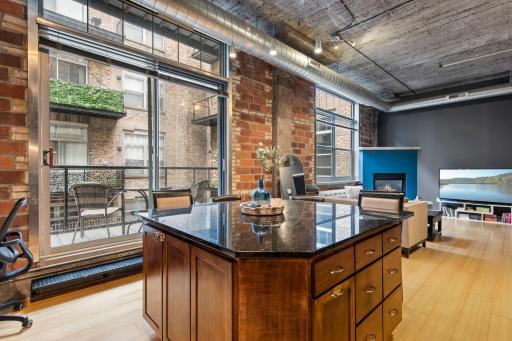 36-web-or-mls-521 S 7th St Unit 419-111.jpg