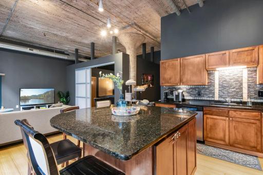 35-web-or-mls-521 S 7th St Unit 419-108.jpg