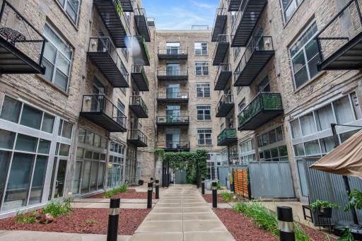 21-web-or-mls-521 S 7th St Unit 419-55.jpg