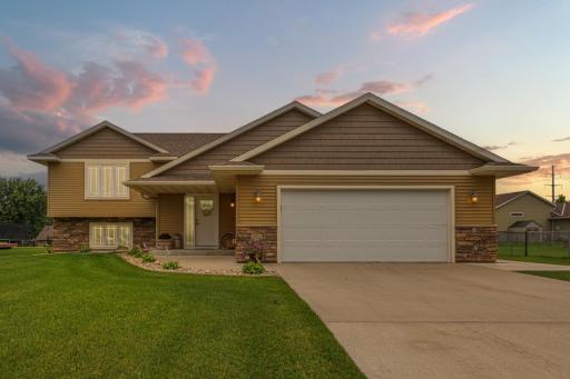 Photo for 1604 Prairie Avenue SW, Faribault, MN 55021 - listing #6812919 1604 Prairie Avenue SW, Faribault, MN 55021