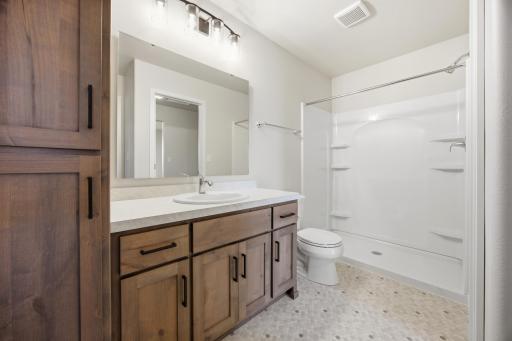 6713 Samuel Drive, Horace, ND 58047