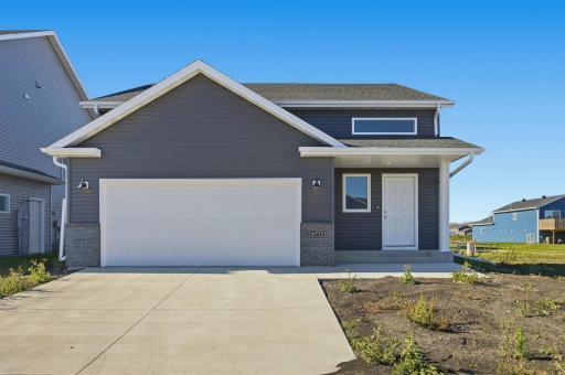 6713 Samuel Drive, Horace, ND 58047