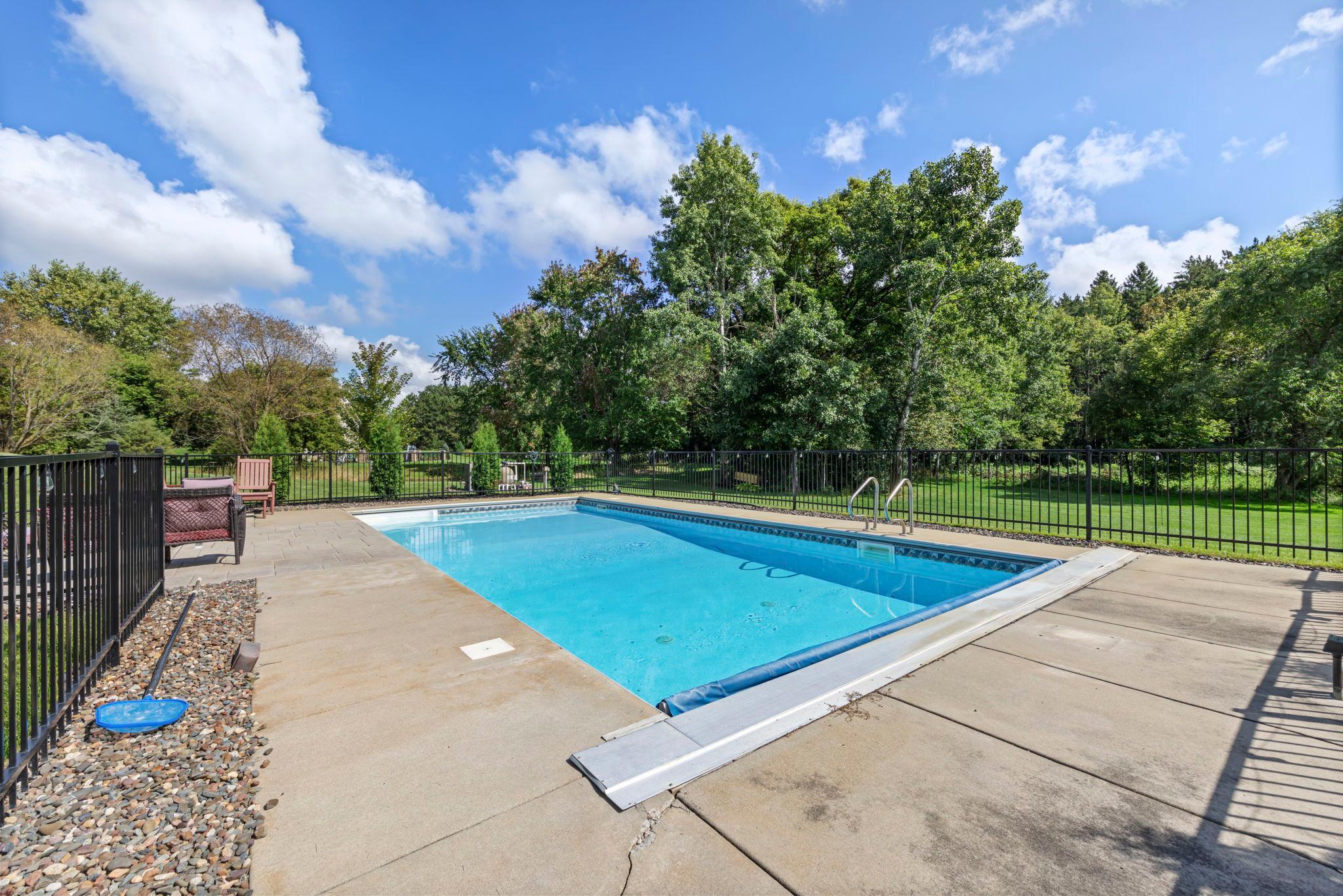 2122 141st Ln 112.jpg