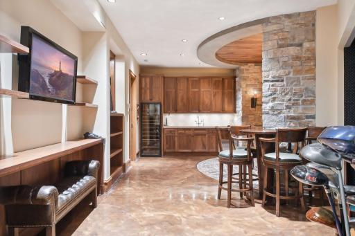 Great space to entertain, enjoy a beverage, or play some golf.