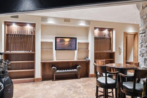 Lots of space to showcase your clubs