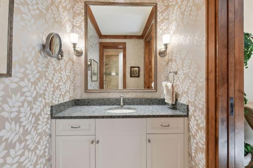 Guest room en-suite 3/4 bath